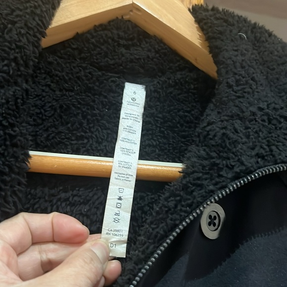 lululemon athletica Black Puffer Jacket - Picture 2 of 3